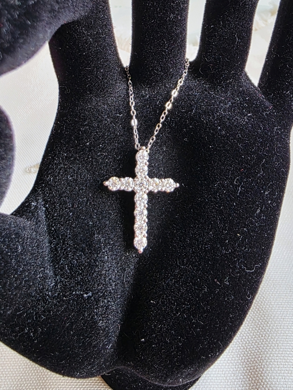 NEW Certified Brilliant Cut Diamond stimulated Moissanite Cross Pendant Necklace - Picture 5 of 12